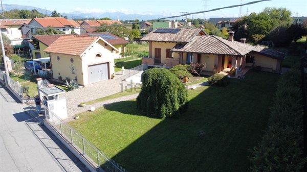 appartamento in vendita a Mezzago in zona Cascina Orobona