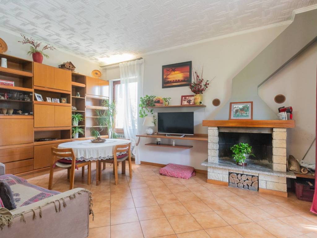 appartamento in vendita a Mezzago