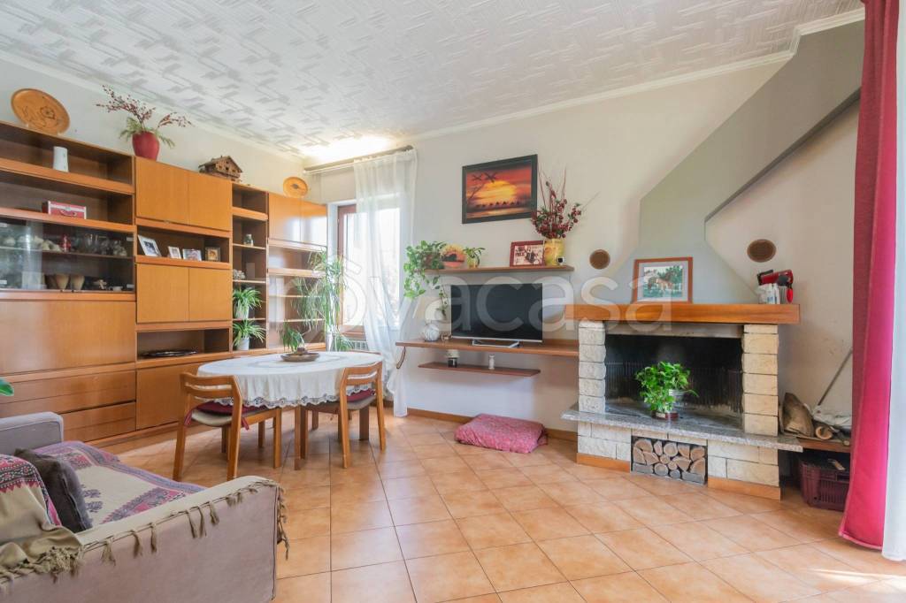 appartamento in vendita a Mezzago