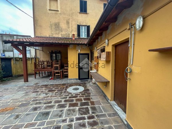 negozio in vendita a Mezzago