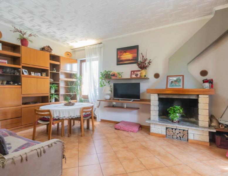 appartamento in vendita a Mezzago in zona Cascina Orobona