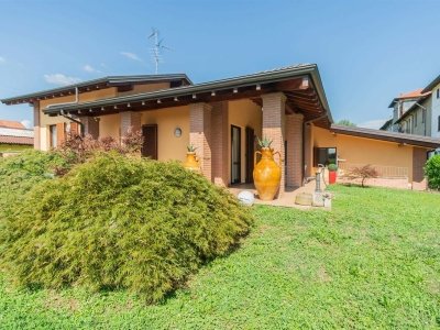 casa indipendente in vendita a Mezzago in zona Cascina Orobona