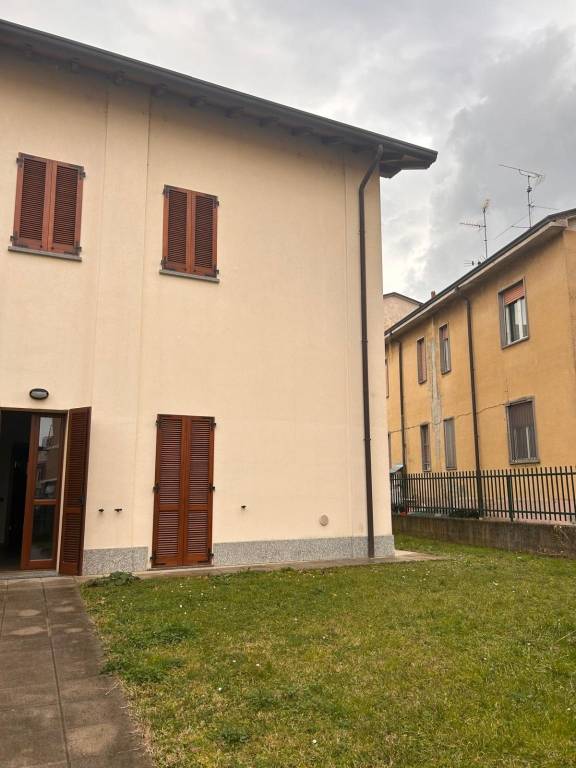 casa indipendente in vendita a Mezzago