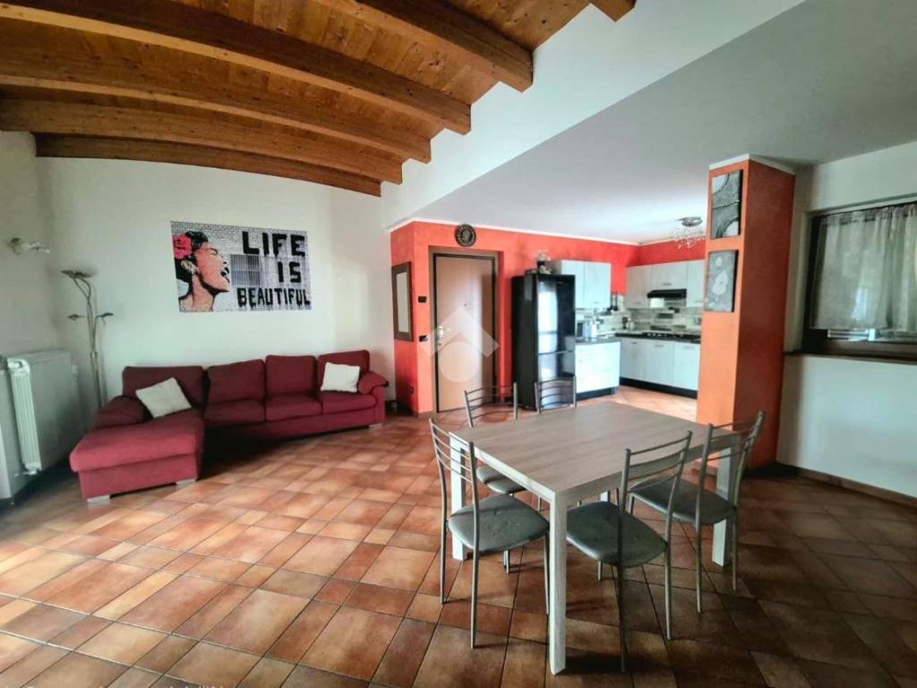 appartamento in vendita a Mezzago