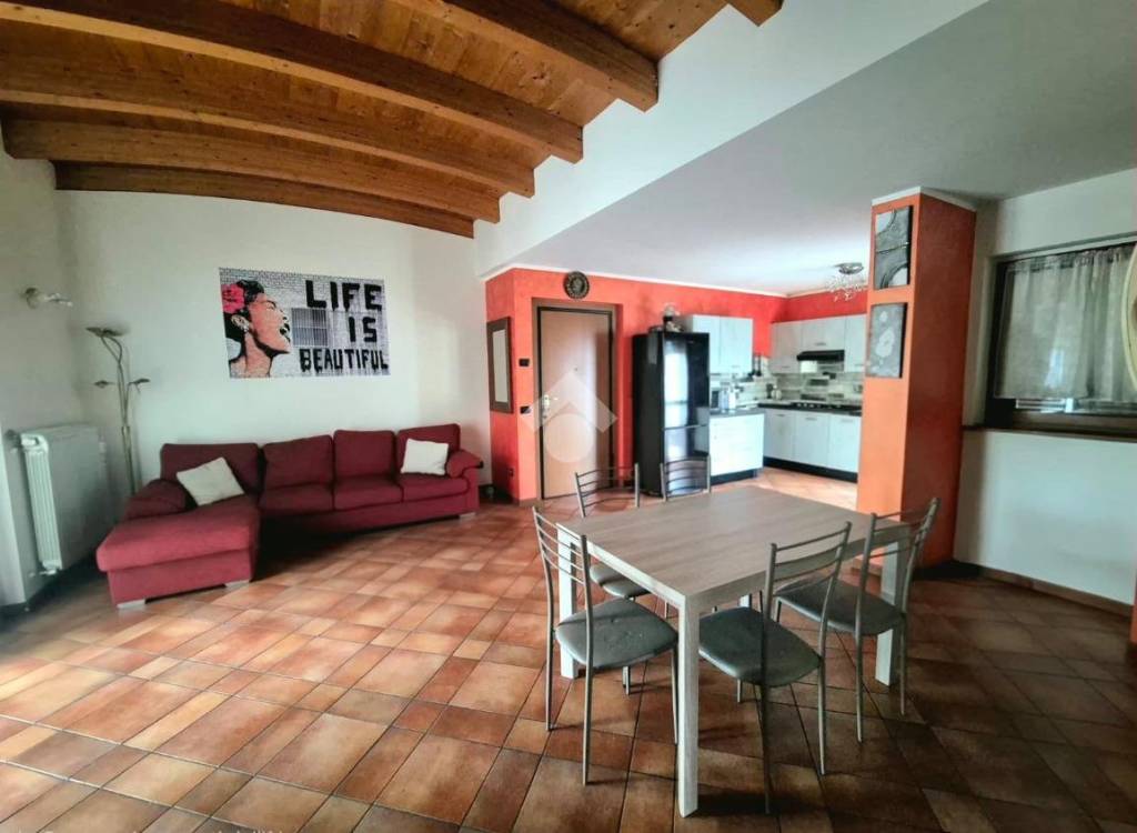 appartamento in vendita a Mezzago