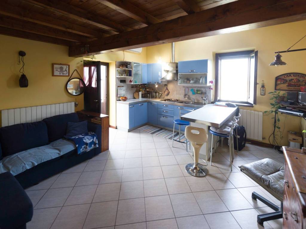 appartamento in vendita a Mezzago in zona Cascina Orobona