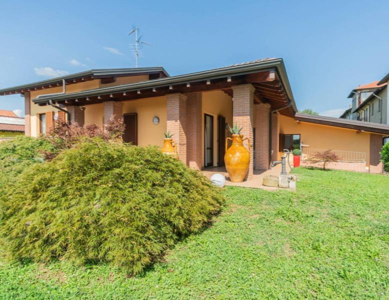 casa indipendente in vendita a Mezzago in zona Cascina Orobona