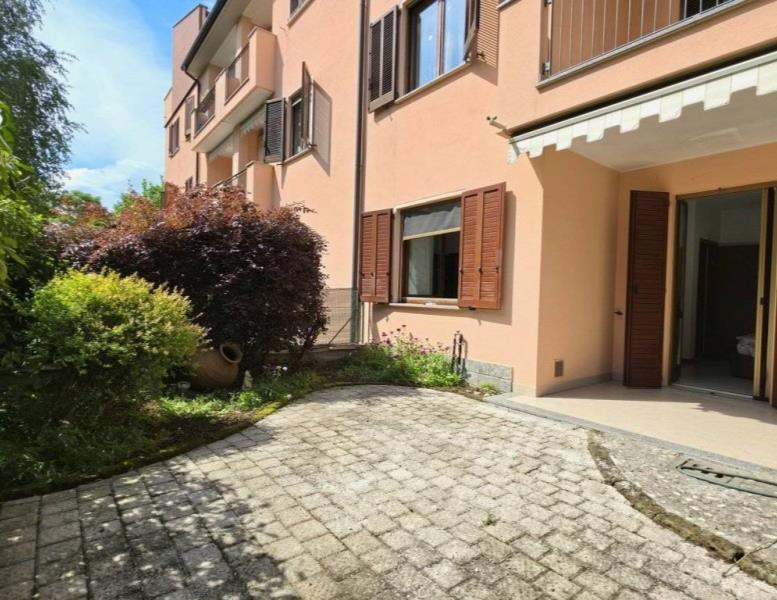 appartamento in vendita a Mezzago in zona Cascina Orobona