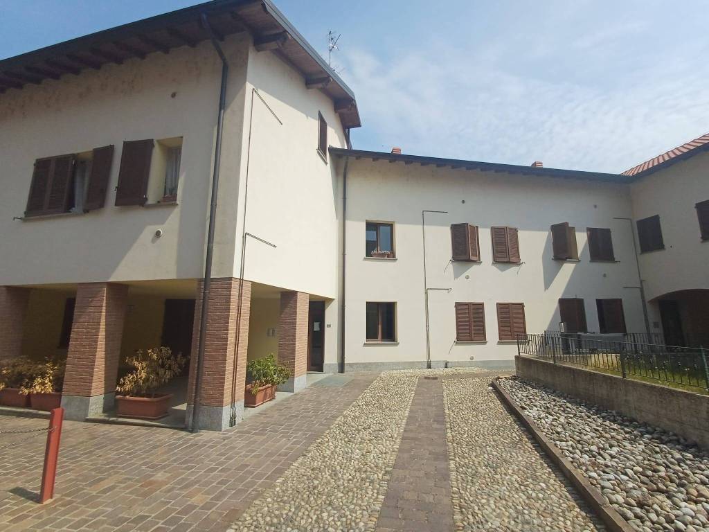 appartamento in vendita a Mezzago in zona Cascina Orobona