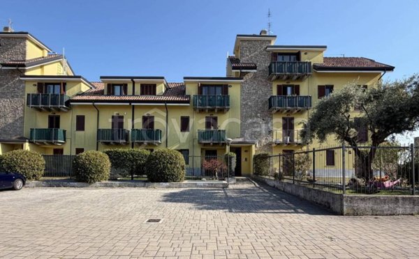 appartamento in vendita a Mezzago in zona Cascina Orobona