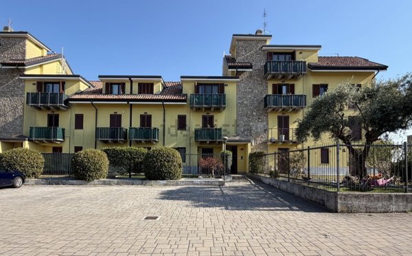 appartamento in vendita a Mezzago in zona Cascina Orobona