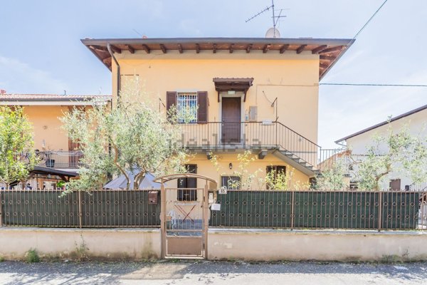 appartamento in vendita a Mezzago in zona Cascina Orobona