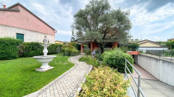 appartamento in vendita a Mezzago in zona Cascina Orobona