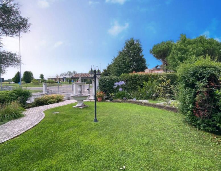 casa indipendente in vendita a Mezzago in zona Cascina Orobona