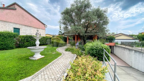 appartamento in vendita a Mezzago in zona Cascina Orobona