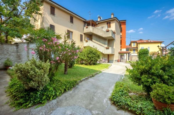 appartamento in vendita a Mezzago in zona Cascina Orobona