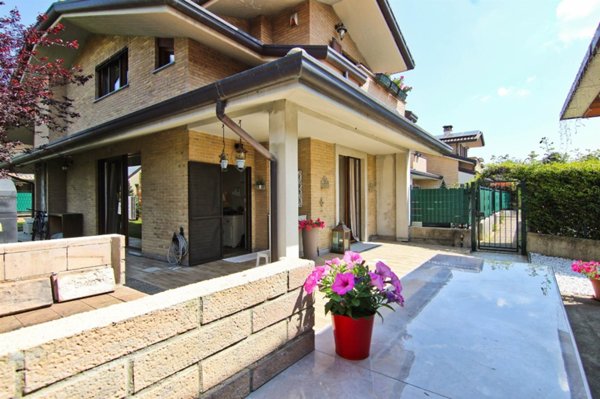 casa indipendente in vendita a Misinto