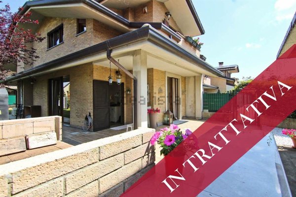 casa indipendente in vendita a Misinto
