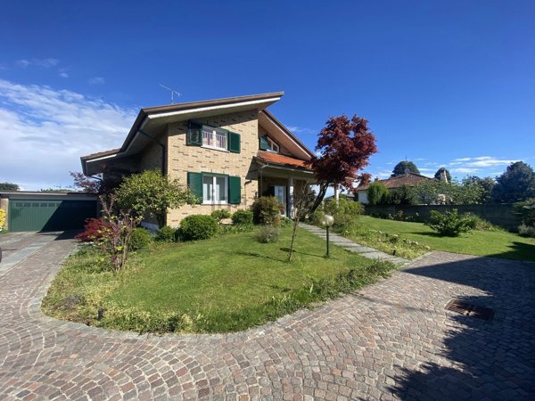 casa indipendente in vendita a Misinto