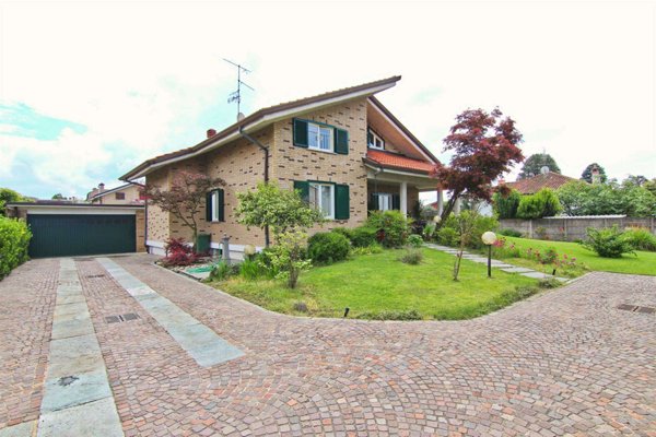 casa indipendente in vendita a Misinto