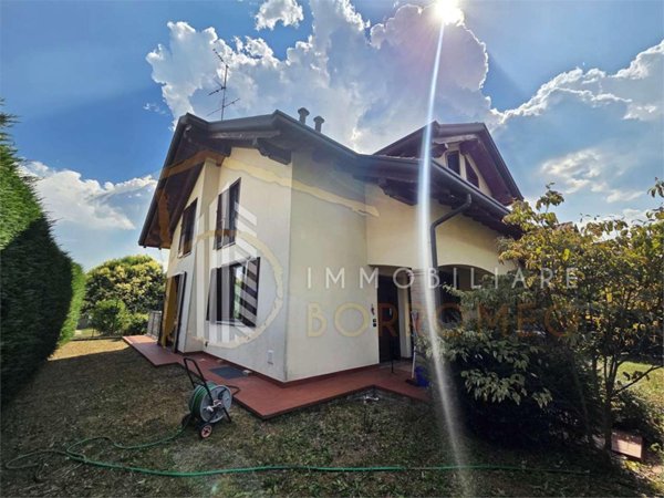 casa indipendente in vendita a Misinto in zona Cascina Nuova