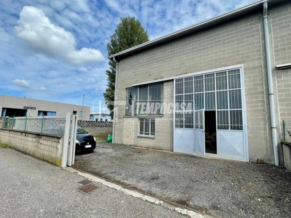 locale commerciale in vendita a Misinto