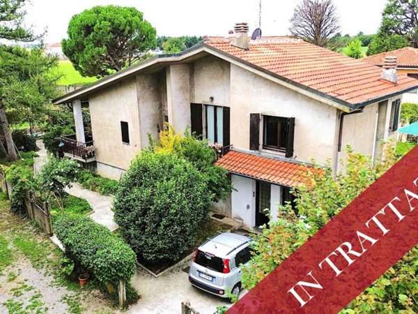 casa indipendente in vendita a Misinto in zona Cascina Nuova