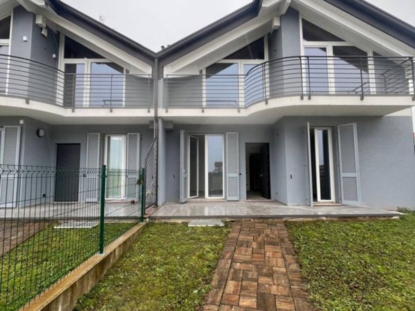 casa indipendente in vendita a Misinto in zona Cascina Nuova