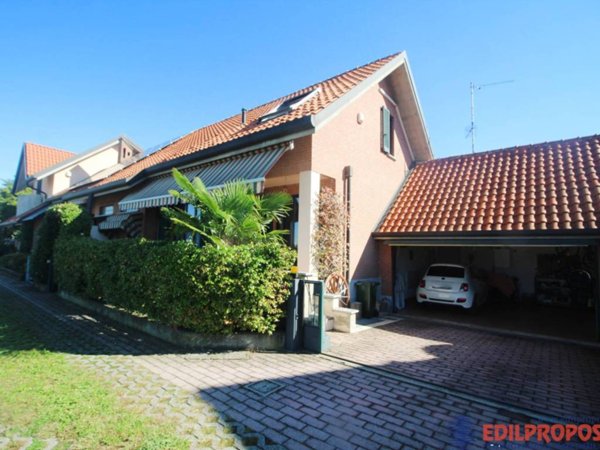 casa indipendente in vendita a Misinto in zona Cascina Nuova