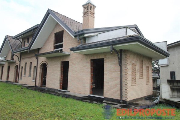 casa indipendente in vendita a Misinto in zona Cascina Nuova