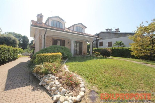 casa indipendente in vendita a Misinto