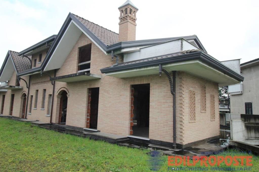 casa indipendente in vendita a Misinto