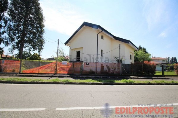 casa indipendente in vendita a Misinto