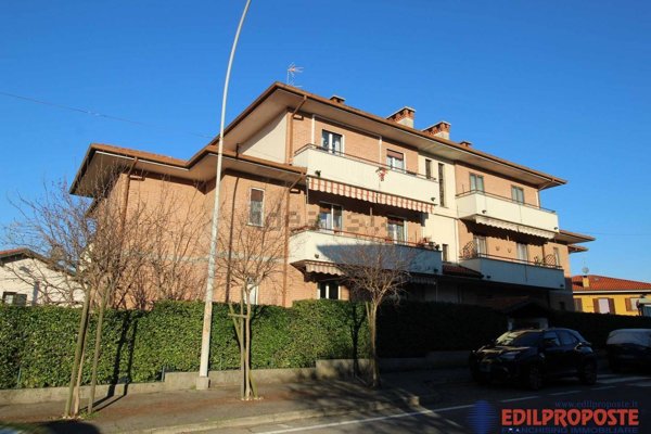 appartamento in vendita a Misinto in zona Cascina Nuova