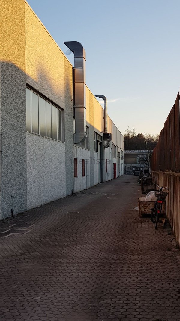 capannone in vendita a Misinto