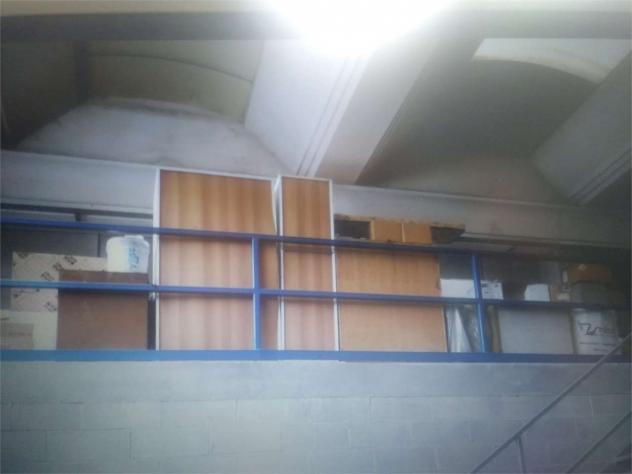 locale commerciale in vendita a Misinto