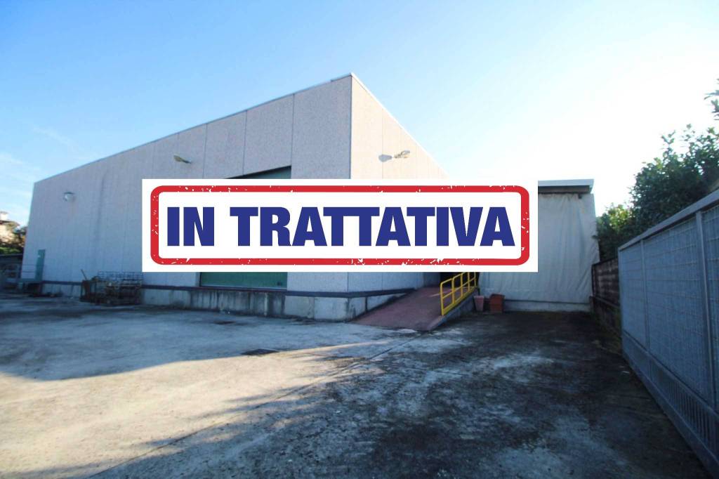 locale commerciale in vendita a Misinto