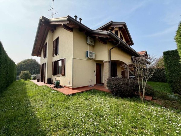 casa indipendente in vendita a Misinto