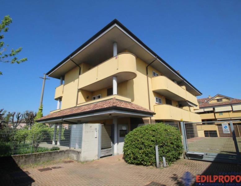 appartamento in vendita a Misinto in zona Cascina Nuova