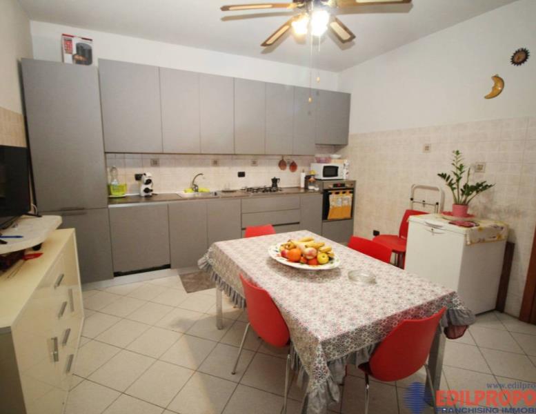 appartamento in vendita a Misinto in zona Cascina Sant'Andrea