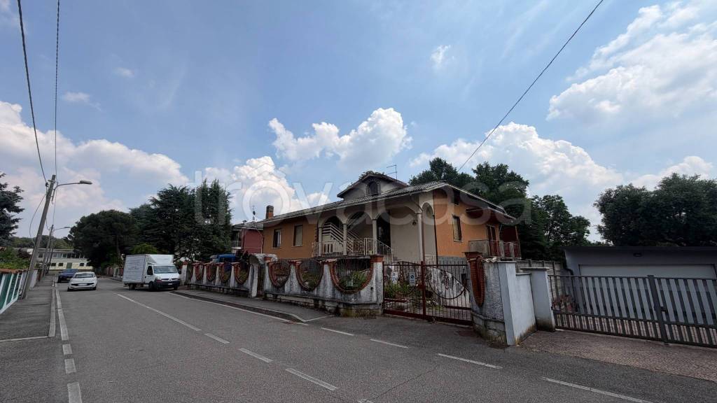 casa indipendente in vendita a Misinto