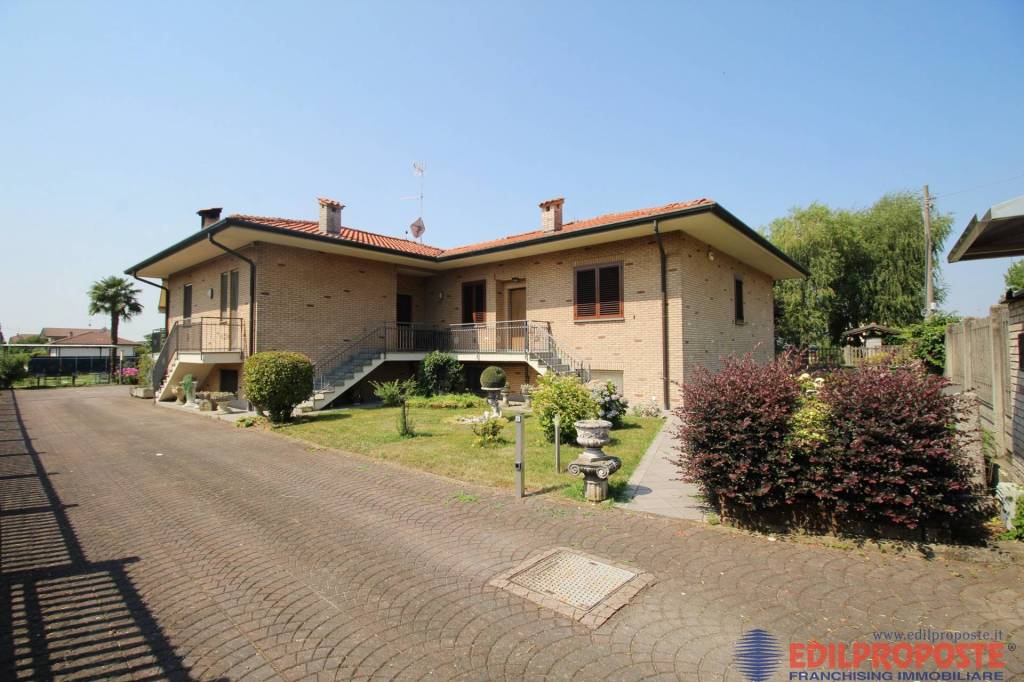 casa indipendente in vendita a Misinto