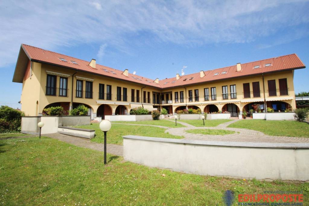 appartamento in vendita a Misinto in zona Cascina Nuova
