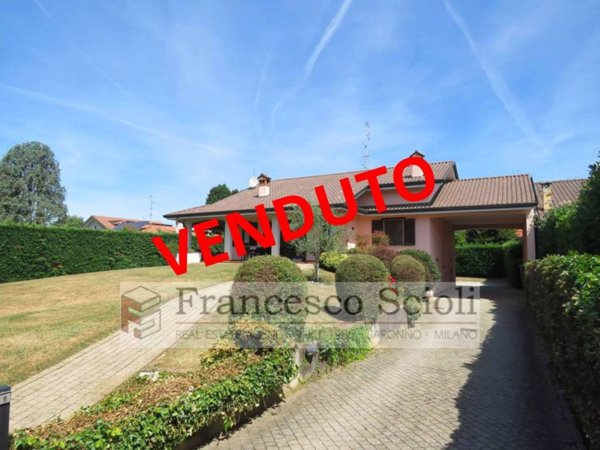 casa indipendente in vendita a Misinto in zona Cascina Nuova