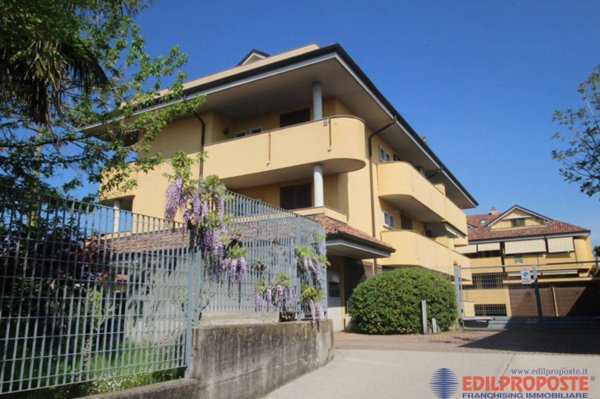 appartamento in vendita a Misinto in zona Cascina Nuova