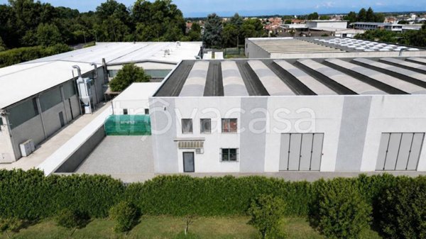 locale commerciale in vendita a Misinto in zona Cascina Nuova
