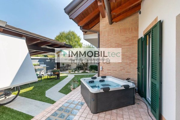 casa indipendente in vendita a Misinto in zona Cascina Nuova