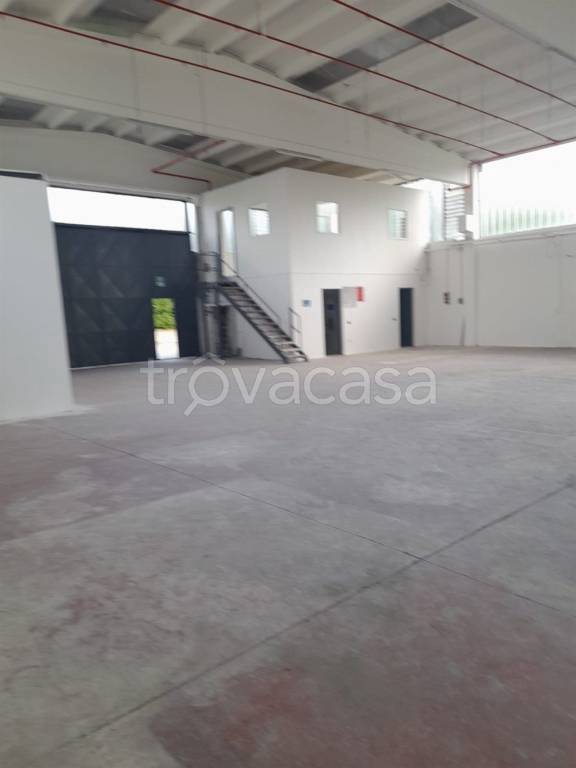 locale commerciale in vendita a Misinto