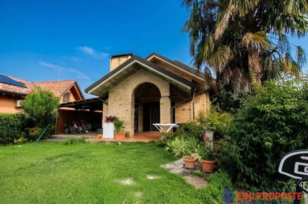 casa indipendente in vendita a Misinto in zona Cascina Nuova