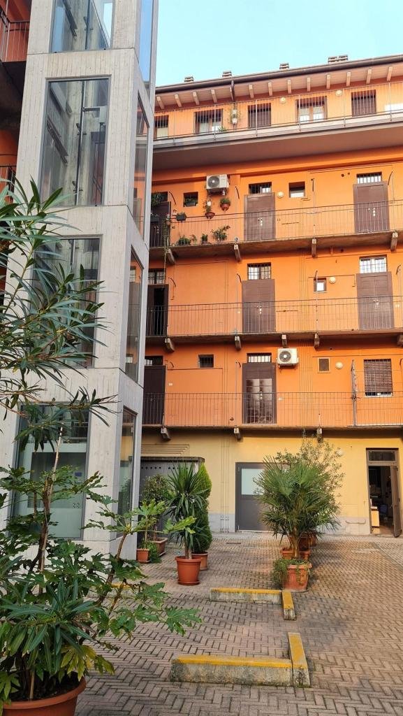 appartamento in vendita a Monza in zona Centro Storico